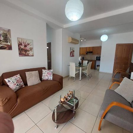 Sunny 2 Bedroom Larnaca Center Dış mekan fotoğraf