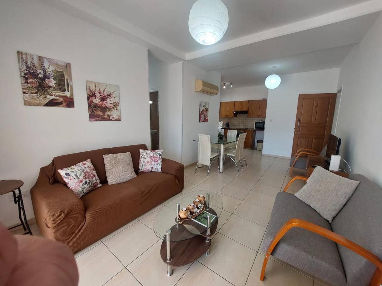 Sunny 2 Bedroom Larnaca Center Dış mekan fotoğraf